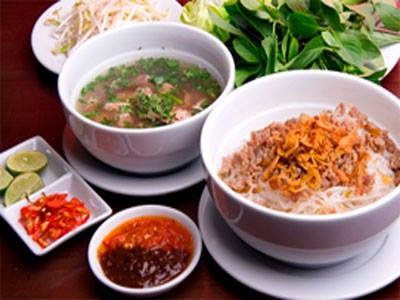 Vé máy bay đi Pleiku - Phở khô Gia Lai