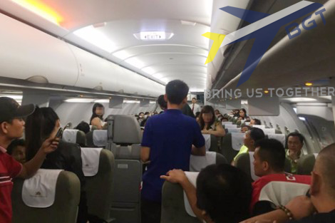 Hai hành khách đánh nhau chảy máu trên máy bay, vì giành chỗ ngồi