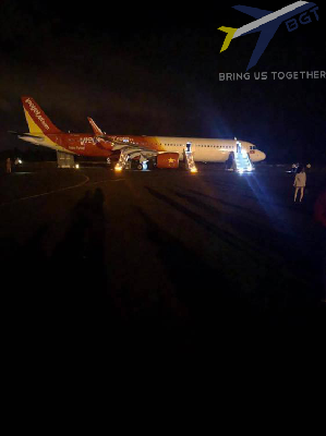 Máy bay Vietjet gặp sự cố nghiêm trọng khi hạ cánh khiến vài người bị thương 