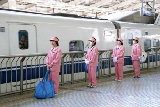 Những &#39;thiên thần&#39; trên tàu cao tốc Shinkansen