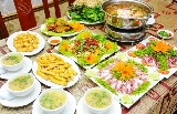 Những quán lẩu riêu cua hút khách ngày nắng