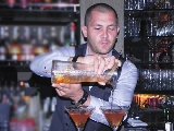 &#39;Phù thủy&#39; cocktail hướng dẫn bartender Việt cách pha chế