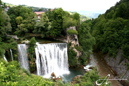 vé máy bay đi Bosnia