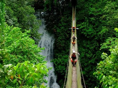 ve may bay di costa rica